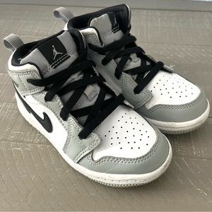 Air Jordan 1Mid TD “light smoke” 9C